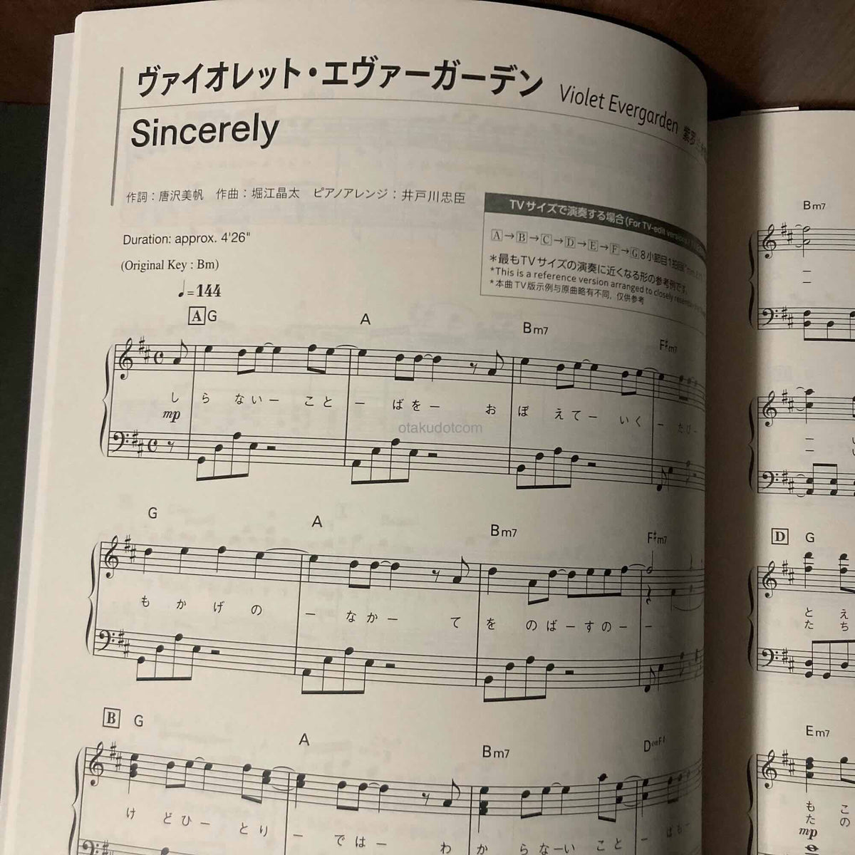 Piano Solo / Anime Song Piano 10 Golden Hits PINK Love in Notes