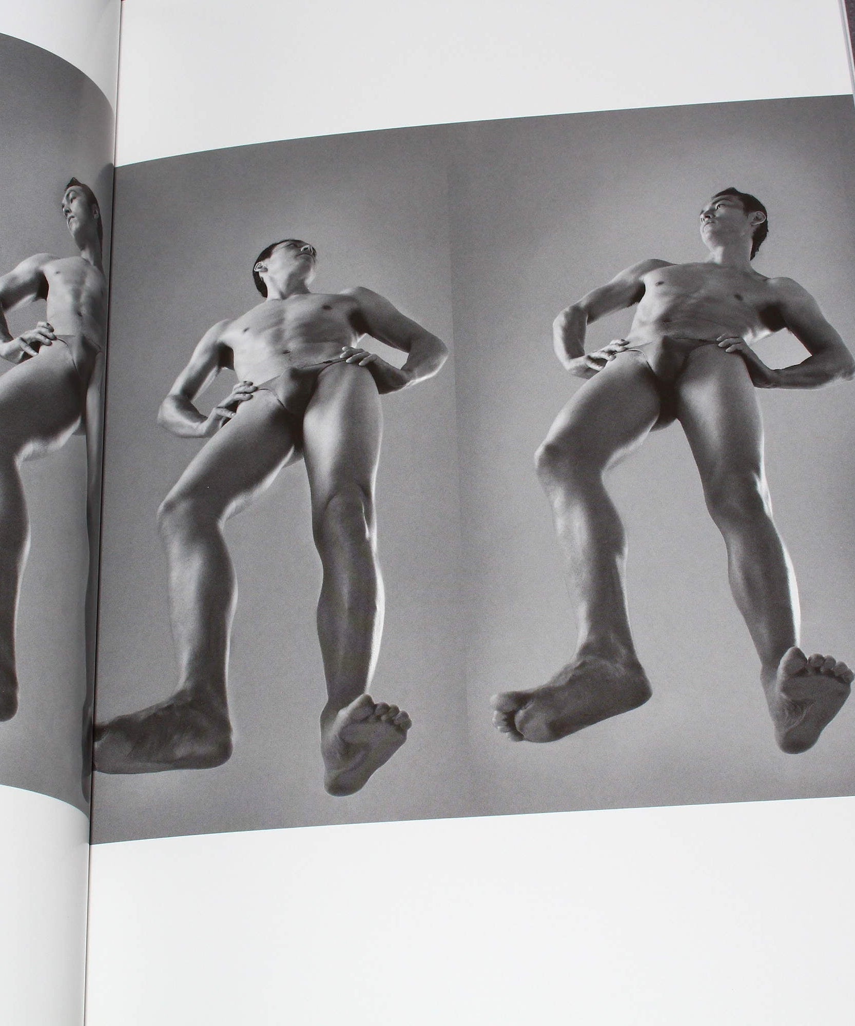 Hyper Angle 2 - Shape of Men - Photo Reference